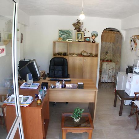 Villa Avra Dassiá Rom bilde